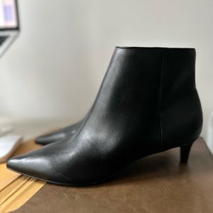 Charles by Charles David Ankle boogie